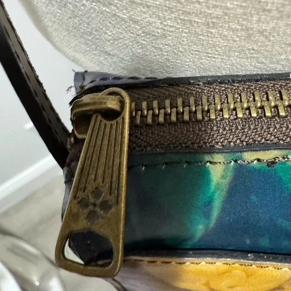 Patricia Nash Leather New Floral Bloom Crossbody Bag NWT - Picture 5 of 7